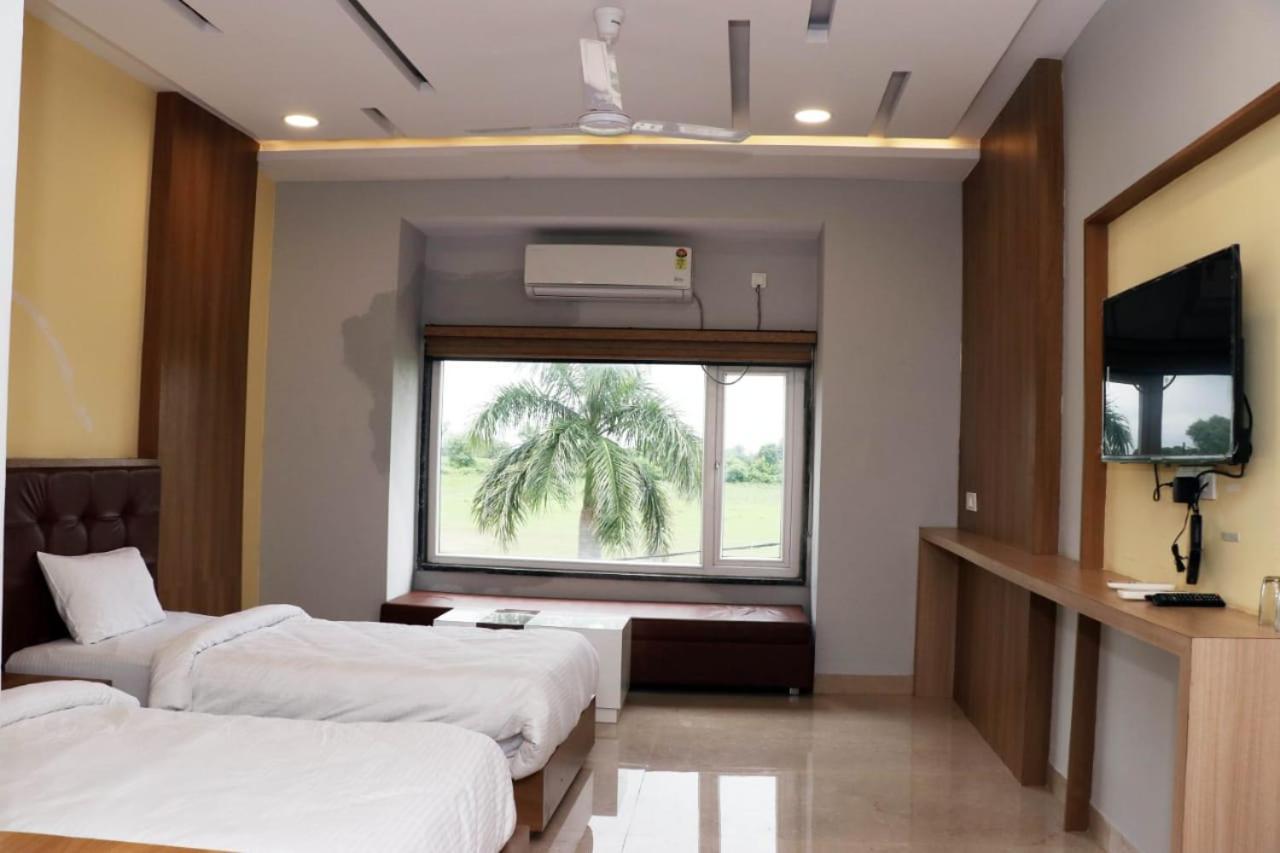 Hotel Savitri Signature Narsinghpur מראה חיצוני תמונה